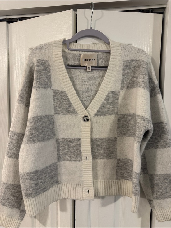 INDUSTRY Sweaters - Women's Gray & Cream Checkered V-Neck Cardigan Sweater